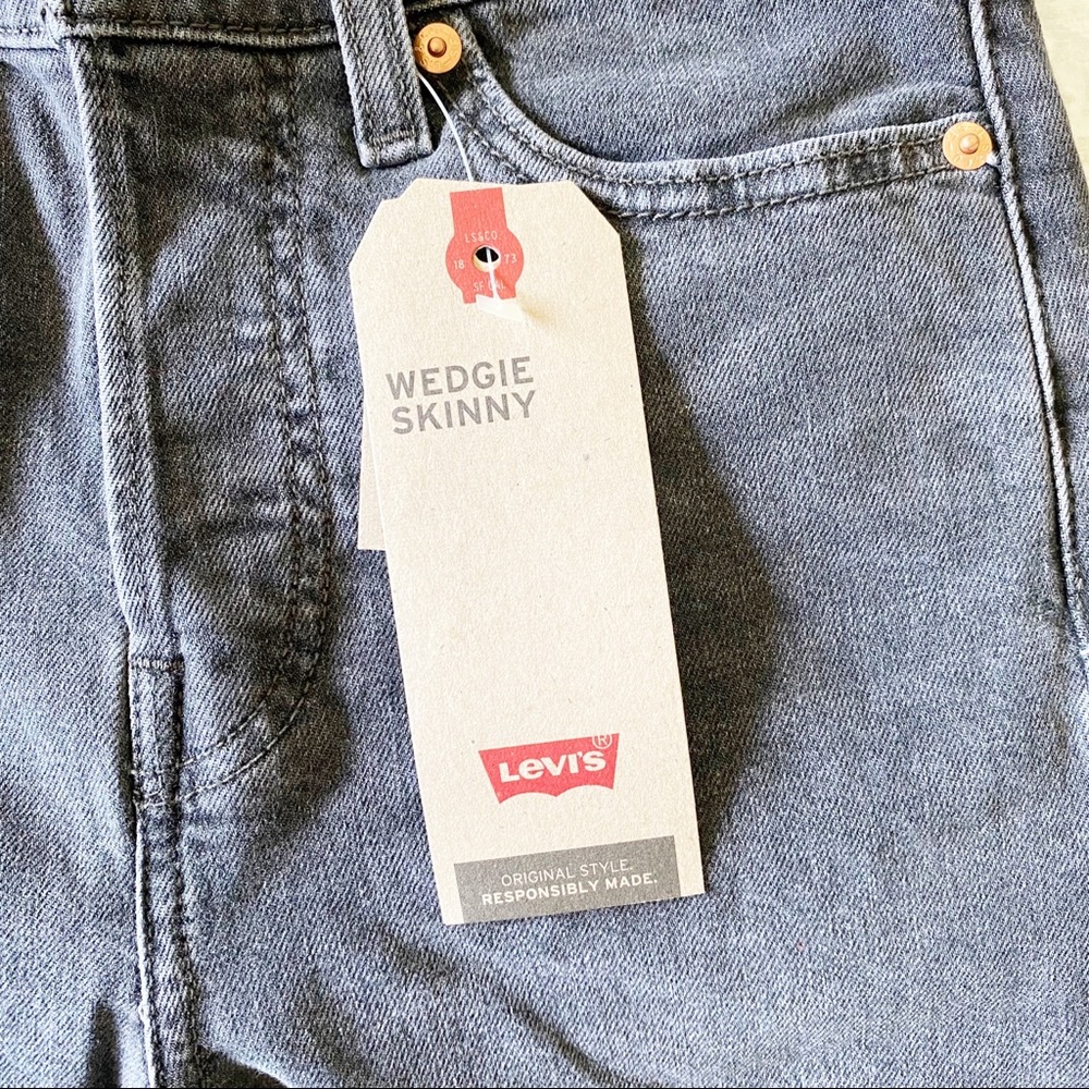 LEVI’S Wedgie Skinny Button Fly Jeans Black NWT - Picture 4 of 12